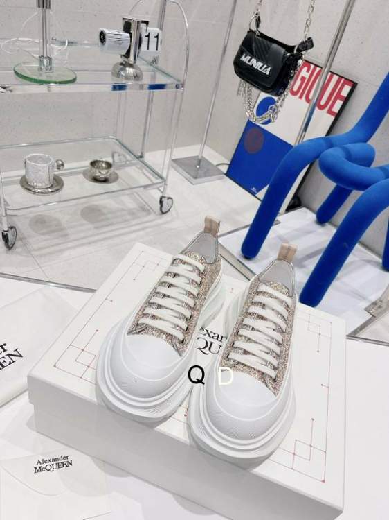 Picture of Alexander McQueen Shoes _SKUAlexanderMcqueensz35-40GDT0409335